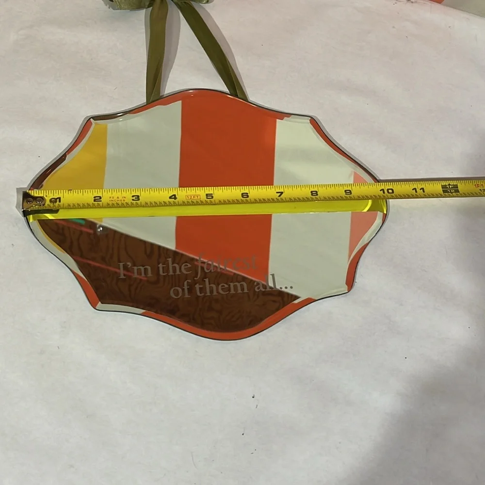 Decorative hanging mirror